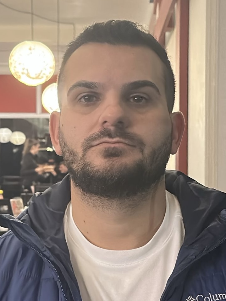 Zéfo antes da harmonização facial - com barba